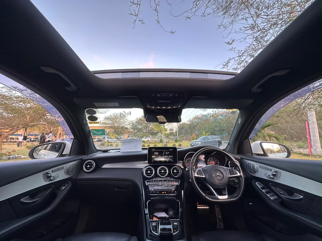 Mercedes benz thumbnail 6